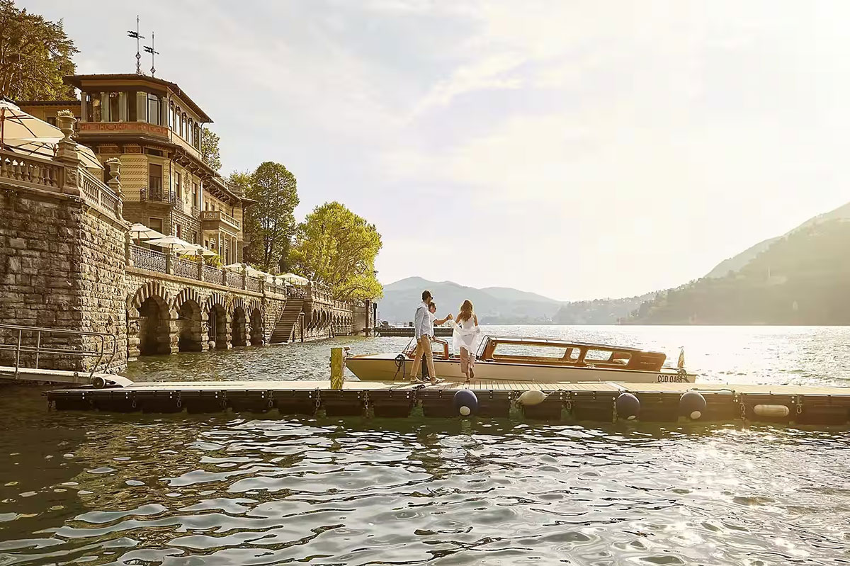 Отели мира: Mandarin Oriental Lake Como, Италия 4 - Вид с реки, причал.