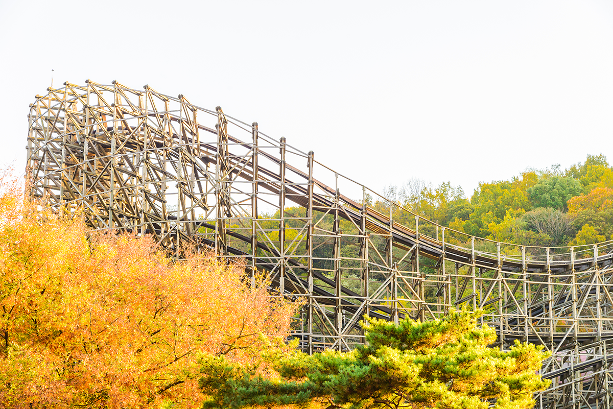roller-coaster-park_Freepik