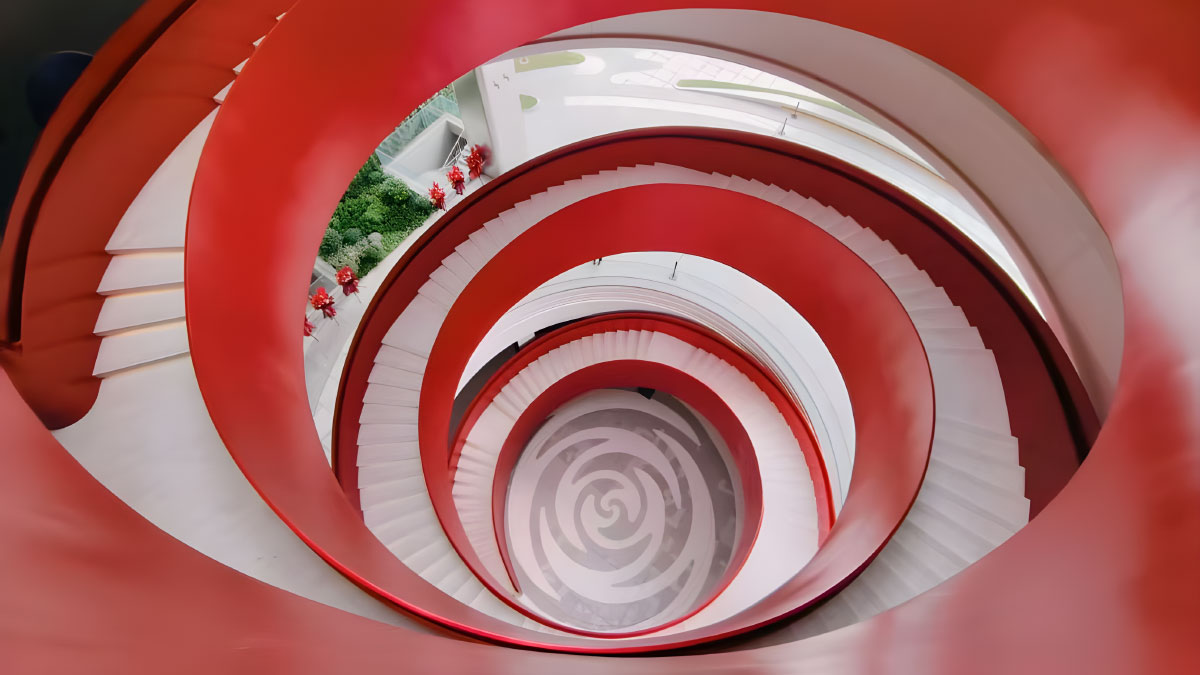 Рекордная лестница в Гуанчжоу: лента, парящая в воздухе